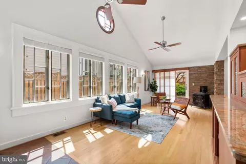 Living - 9315 Harvey Rd, Silver Spring, MD 20910 photo 3 of 4