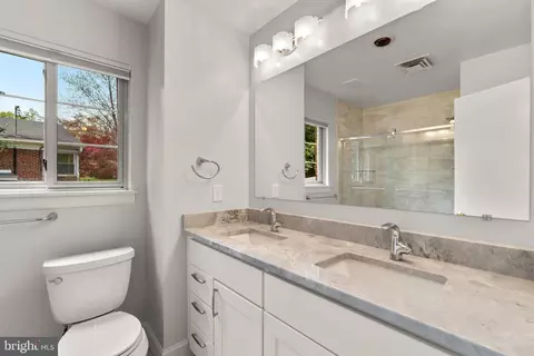 Bath - 9315 Harvey Rd, Silver Spring, MD 20910 photo 2 of 3