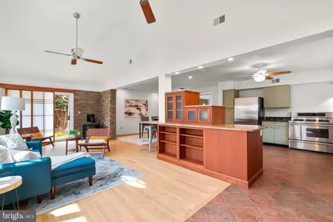 Living - 9315 Harvey Rd, Silver Spring, MD 20910 photo 4 of 4