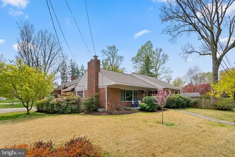 Exterior - 9315 Harvey Rd, Silver Spring, MD 20910 photo 4 of 9