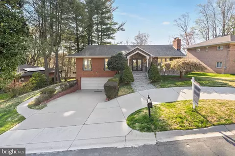 3206 Pauline Dr, Chevy Chase, MD 20815