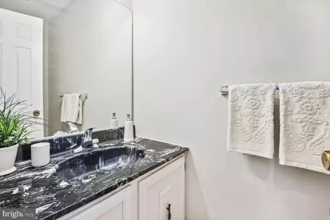 9015 Ottawa Pl, Silver Spring, MD 20910 photo 3