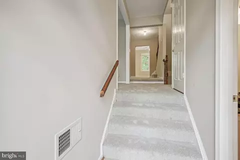 9015 Ottawa Pl, Silver Spring, MD 20910 photo 2