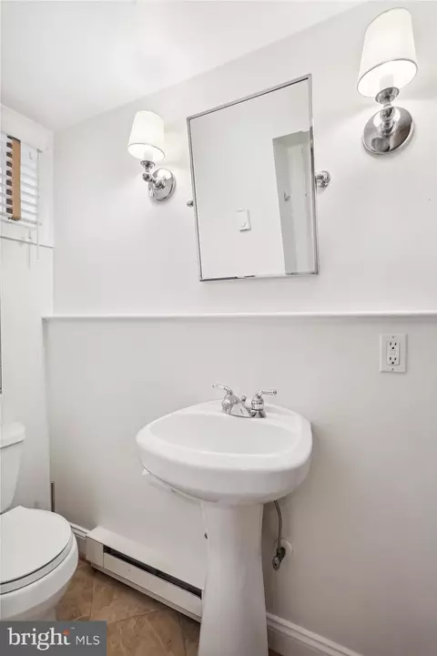 Bath - 9315 Crosby Rd, Silver Spring, MD 20910 photo 7 of 8
