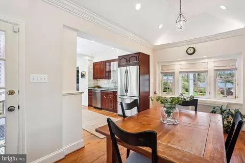 Dining - 9315 Crosby Rd, Silver Spring, MD 20910 photo 4 of 5