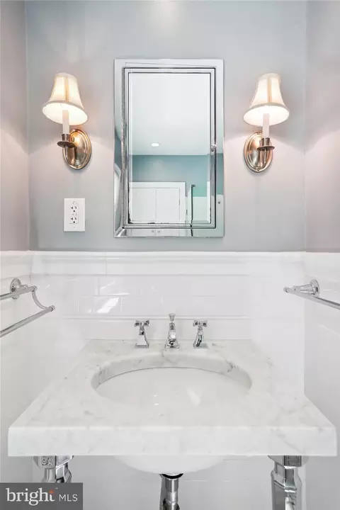 Bath - 9315 Crosby Rd, Silver Spring, MD 20910 photo 5 of 8