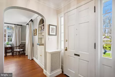 Entry Way - 9315 Crosby Rd, Silver Spring, MD 20910 photo 1 of 2