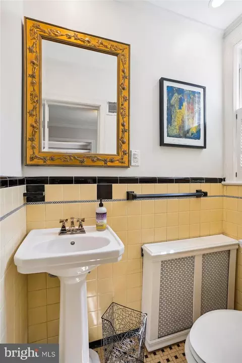 Bath - 9315 Crosby Rd, Silver Spring, MD 20910 photo 1 of 8