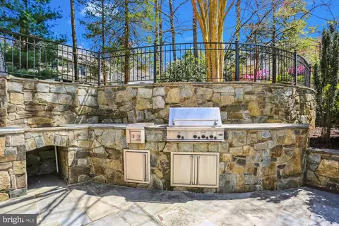 Exterior - 9315 Crosby Rd, Silver Spring, MD 20910 photo 12 of 23