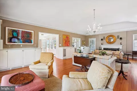 Living - 9315 Crosby Rd, Silver Spring, MD 20910 photo 6 of 13