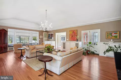 Living - 9315 Crosby Rd, Silver Spring, MD 20910 photo 5 of 13