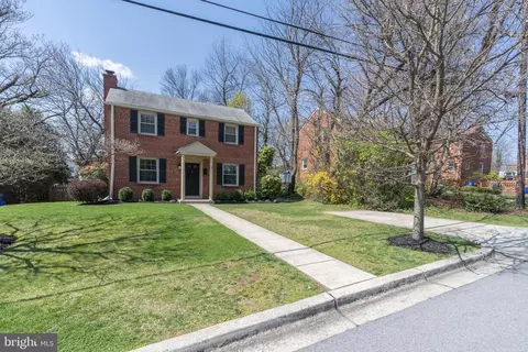 Exterior - 10512 Amherst Ave, Silver Spring, MD 20902 photo 8 of 10