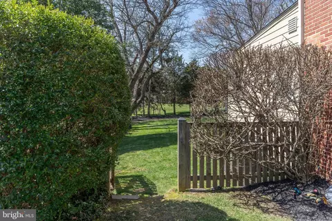 Exterior - 10512 Amherst Ave, Silver Spring, MD 20902 photo 3 of 10