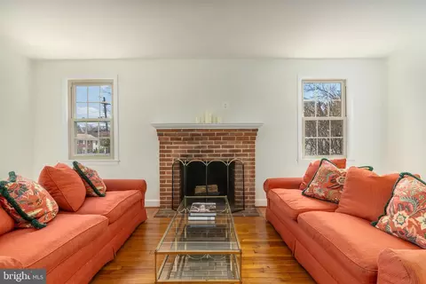 Living - 10512 Amherst Ave, Silver Spring, MD 20902 photo 2 of 5