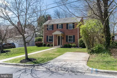 Exterior - 10512 Amherst Ave, Silver Spring, MD 20902 photo 7 of 10