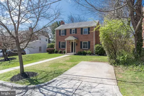 Exterior - 10512 Amherst Ave, Silver Spring, MD 20902 photo 2 of 10