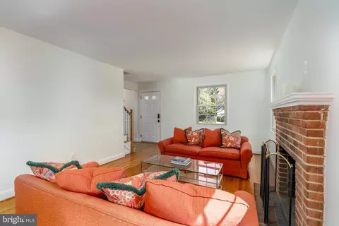 Living - 10512 Amherst Ave, Silver Spring, MD 20902 photo 3 of 5