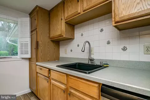 Kitchen - 2833 Aquarius Ave, Silver Spring, MD 20906 photo 4 of 7