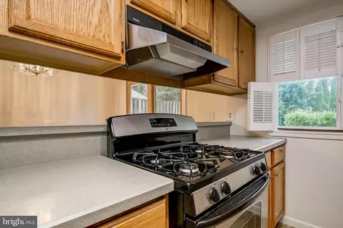 Kitchen - 2833 Aquarius Ave, Silver Spring, MD 20906 photo 5 of 7