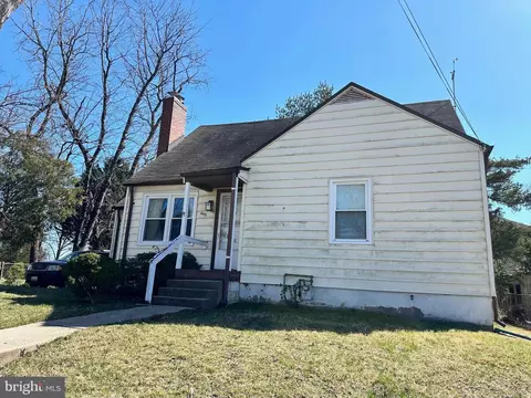 405 Mcarthur Dr, Rockville, MD 20850