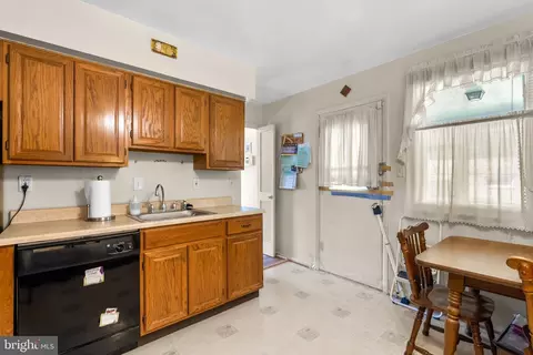 524 E Indian Spring Dr, Silver Spring, MD 20901 photo 10
