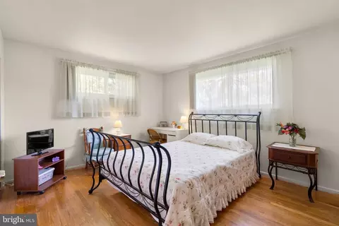 524 E Indian Spring Dr, Silver Spring, MD 20901 photo 12