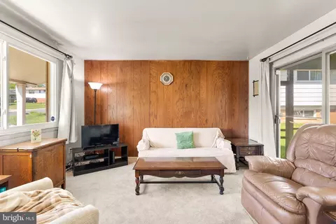 524 E Indian Spring Dr, Silver Spring, MD 20901 photo 6
