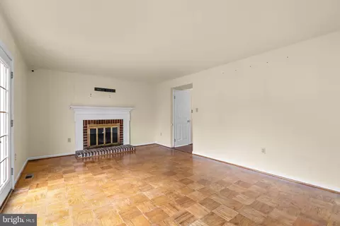 Living - 3910 Tynewick Dr #11, Silver Spring, MD 20906 photo 1 of 7