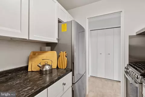 1900 Lyttonsville Rd #1203, Silver Spring, MD 20910 photo 12