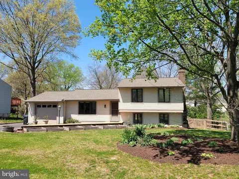 19149 Dowden Cir, Poolesville, MD 20837