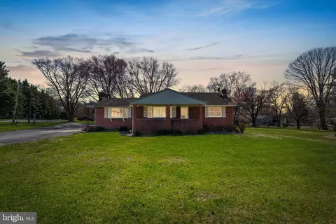 4800 Bready Rd, Rockville, MD 20853