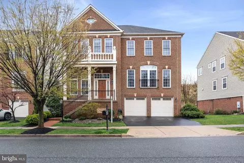 11128 Potomac Oaks Dr, Rockville, MD 20850