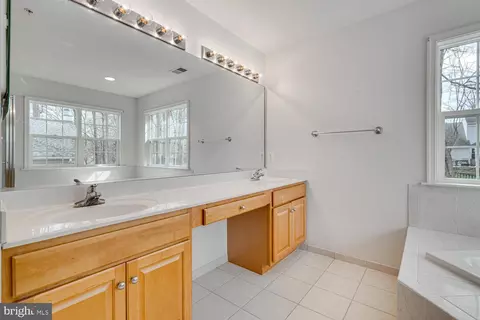 Bath - 13226 Ewood Ln, Silver Spring, MD 20906 photo 3 of 7