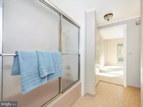 Bath - 3472 Chiswick Ct #41-A, Silver Spring, MD 20906 photo 5 of 7