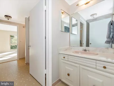 Bath - 3472 Chiswick Ct #41-A, Silver Spring, MD 20906 photo 6 of 7