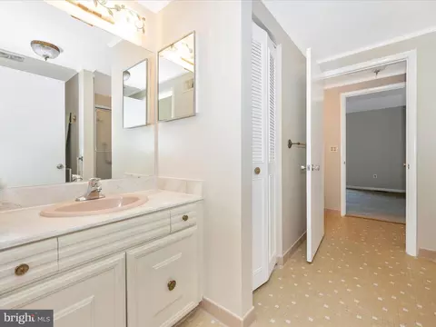 Bath - 3472 Chiswick Ct #41-A, Silver Spring, MD 20906 photo 3 of 7