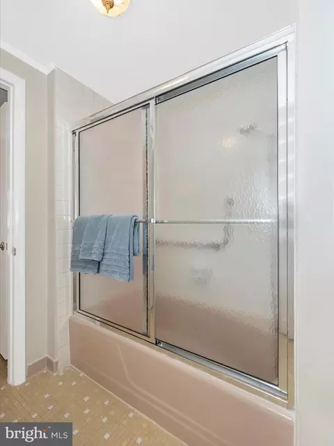 Bath - 3472 Chiswick Ct #41-A, Silver Spring, MD 20906 photo 4 of 7
