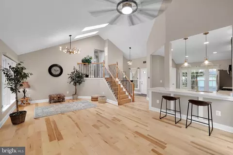 2710 Deer Ridge Dr, Silver Spring, MD 20904 photo 2