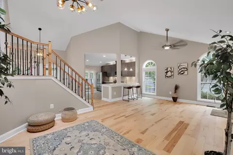 2710 Deer Ridge Dr, Silver Spring, MD 20904 photo 3