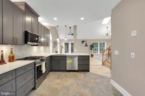2710 Deer Ridge Dr, Silver Spring, MD 20904 photo 11