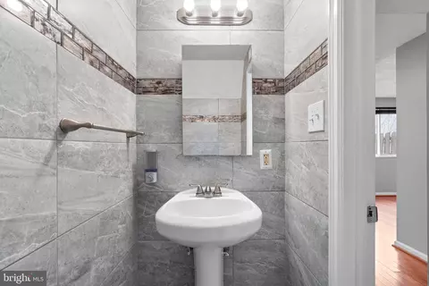 Bath - 10168 Shelldrake Cir, Damascus, MD 20872 photo 1 of 2