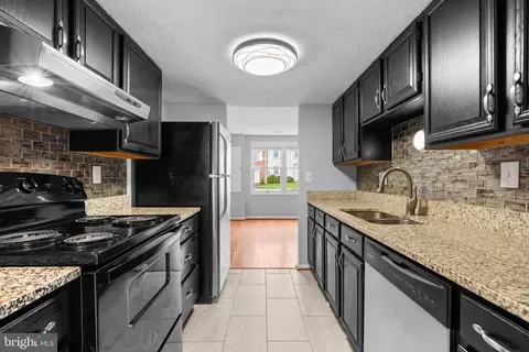 Kitchen - 10168 Shelldrake Cir, Damascus, MD 20872 photo 1 of 5