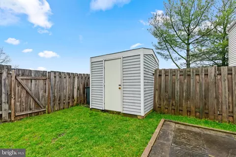 Exterior - 10168 Shelldrake Cir, Damascus, MD 20872 photo 5 of 7