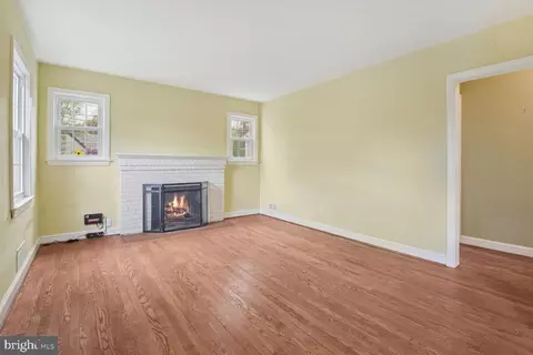 Living - 804 Dryden St, Silver Spring, MD 20901 photo 4 of 5