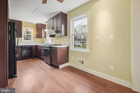 Kitchen - 804 Dryden St, Silver Spring, MD 20901 photo 4 of 4