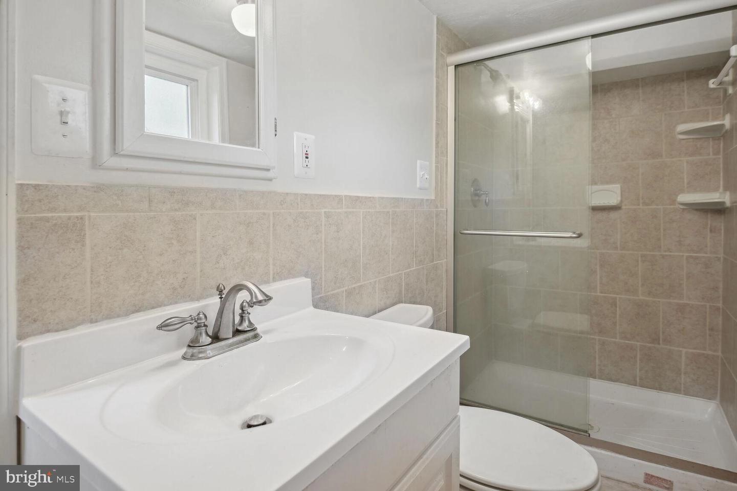 Bath - 804 Dryden St, Silver Spring, MD 20901 photo 2 of 2