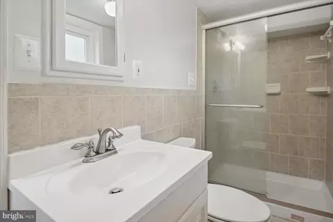 Bath - 804 Dryden St, Silver Spring, MD 20901 photo 2 of 2