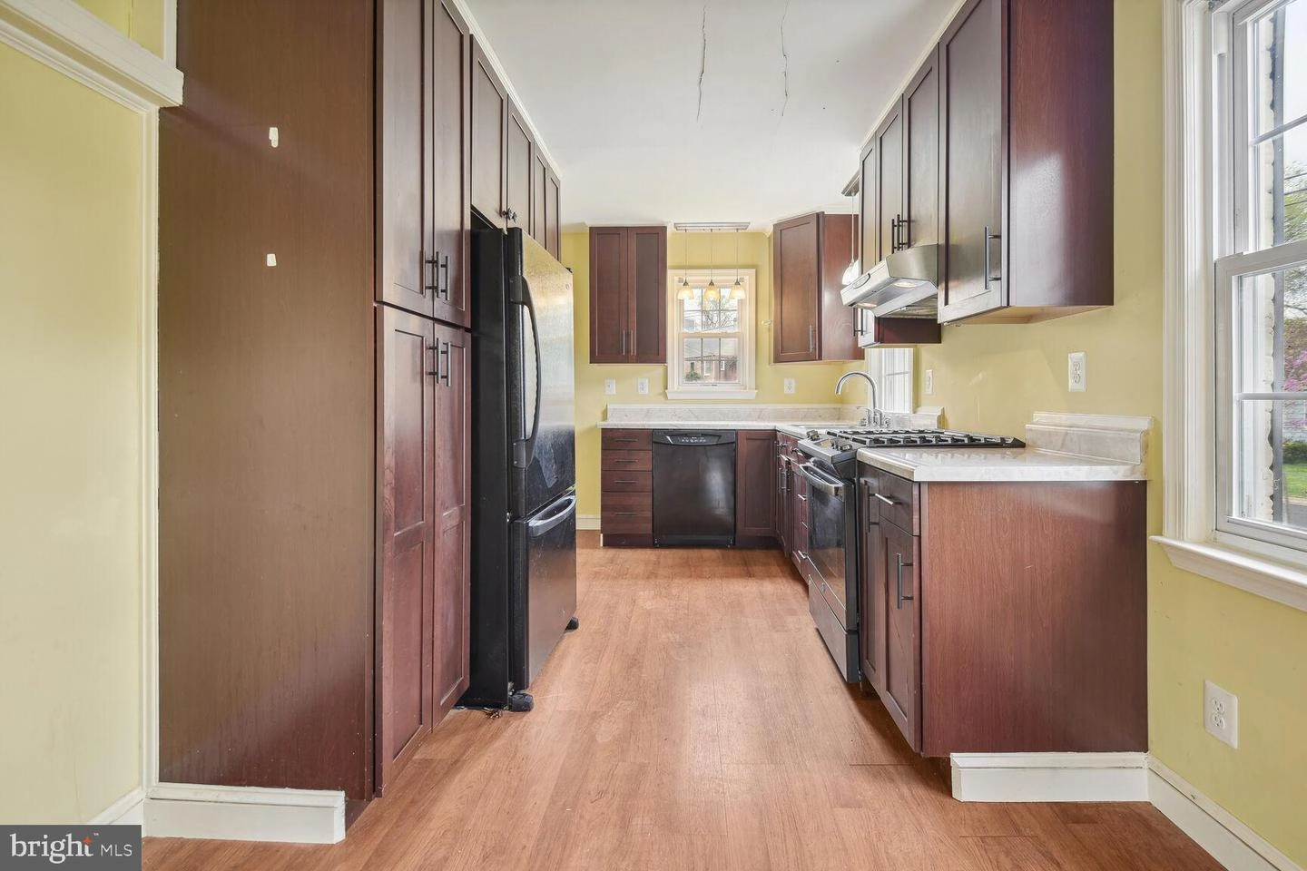 Kitchen - 804 Dryden St, Silver Spring, MD 20901 photo 2 of 4