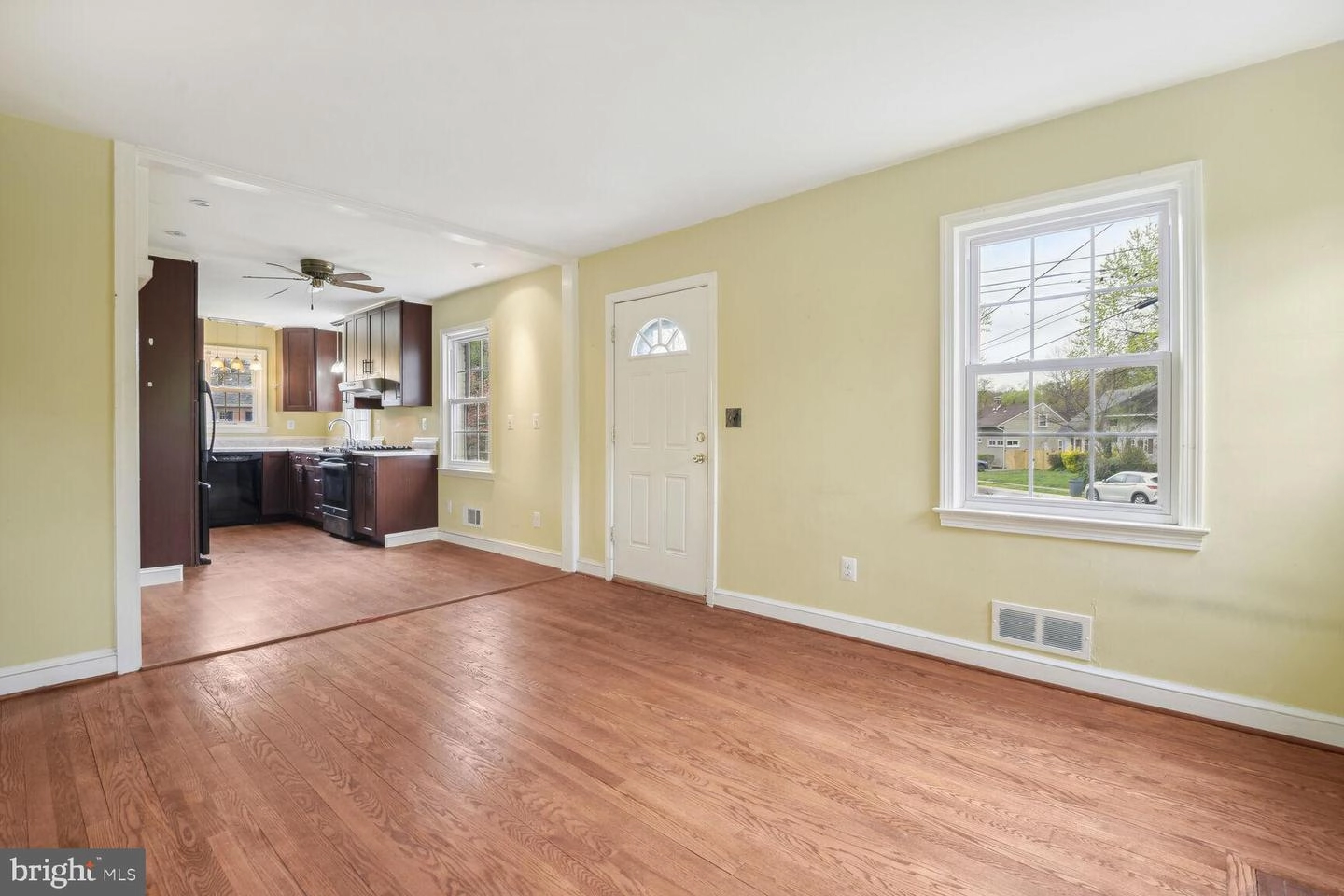 Living - 804 Dryden St, Silver Spring, MD 20901 photo 1 of 5