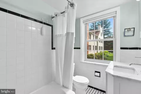Bath - 2210 Washington Ave #101, Silver Spring, MD 20910 photo 1 of 2